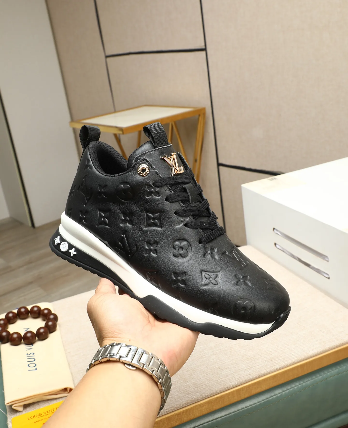 Men's shoes 💰520 📛📛【LOUIS VUITTON】Louis Vuitton official website synchronized new products 👟Milan fashion catwalk style 🇰🇾🇰🇾LV family logo, celebrity style, a must-have for fashionistas ⚠️First-layer calfskin ➕Mesh lining ➕Official website original version special outsole 👞Number 39-44 (38 45 46 customized)
